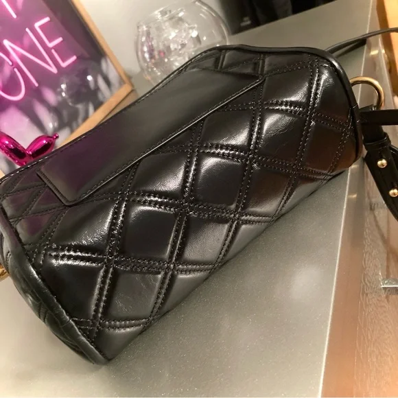 Authentic w Tag MARC JACOBS Quilted Softshot 21 Crossbody Bag Black Gold - Picture 8 of 14